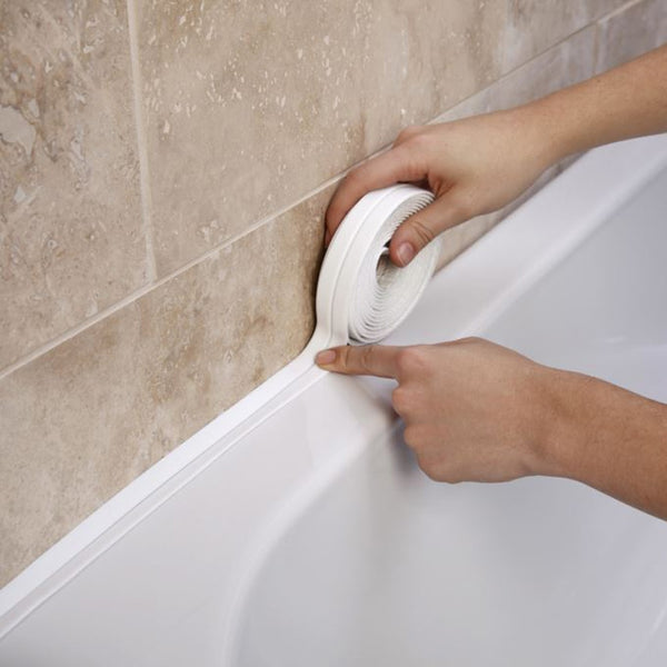 Vandeniui atspari lipni sandarinimo juostelė vonios ir virtuvės sienoms.